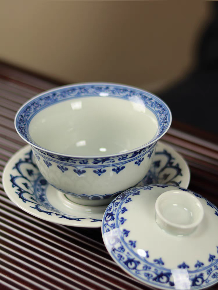 Jingdezhen blue and white ceramic tea brewing bowl