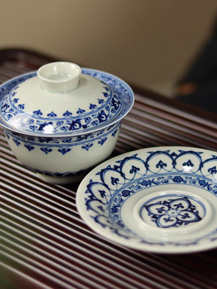 Jingdezhen blue and white ceramic tea brewing bowl